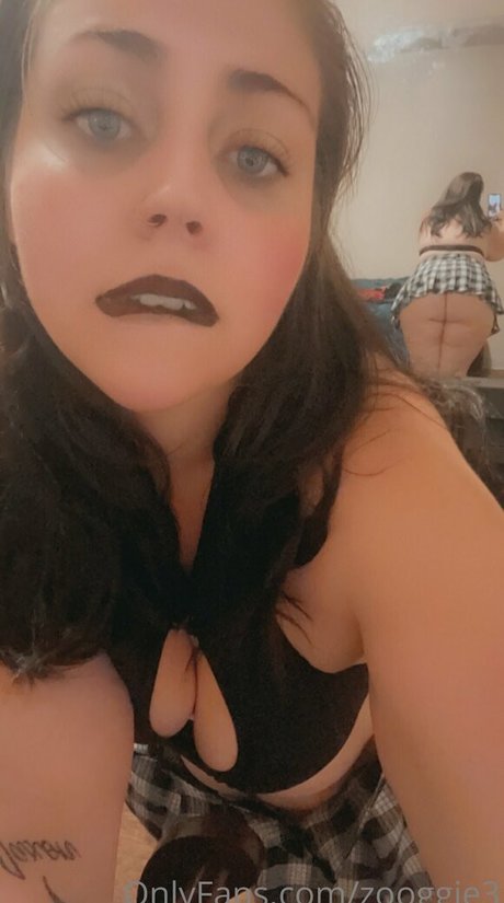 zierliche brünette nur fans erotische nackten archiv