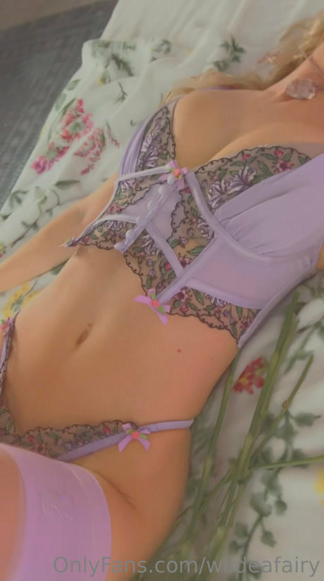 Emerald Wildea nacktheit sexy archiv