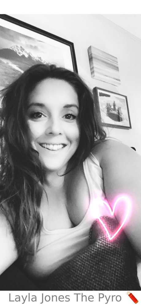 dunkelhäutige ebenholz-onlyfans exklusive xxx fotos