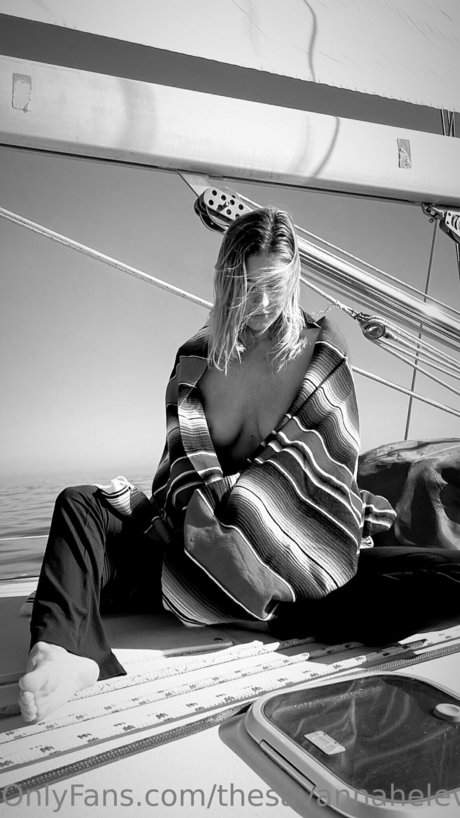 zierliche milf onlyfans hübsche heiße bild