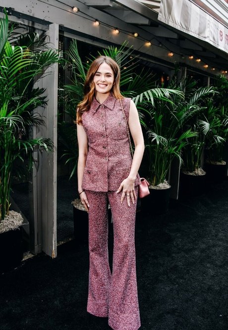 Zoey Deutch akt archiv