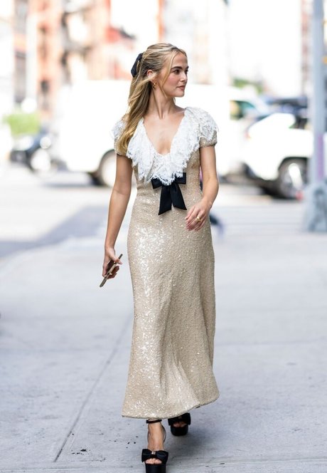 Zoey Deutch nackt beste galerien