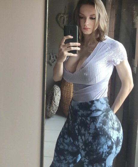 Zoepcbh xxx nackt foto