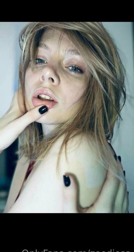 zoediosa heiße akt fotos