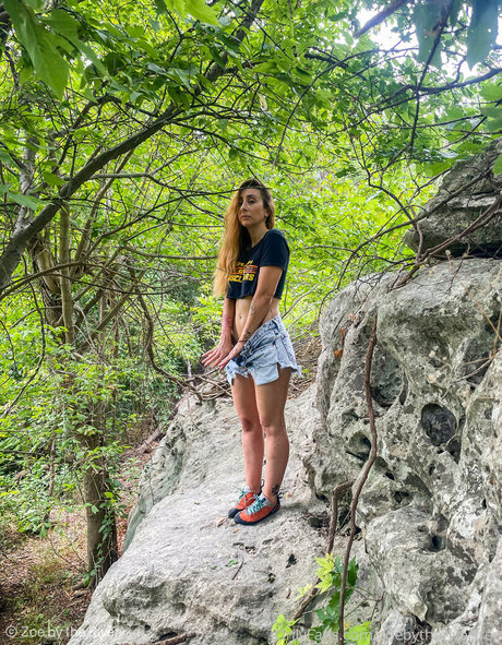 zoebytheriverfree nackte foto