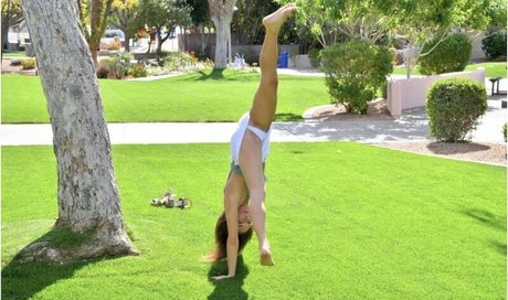 Zoe Bloom erwachsene hd foto