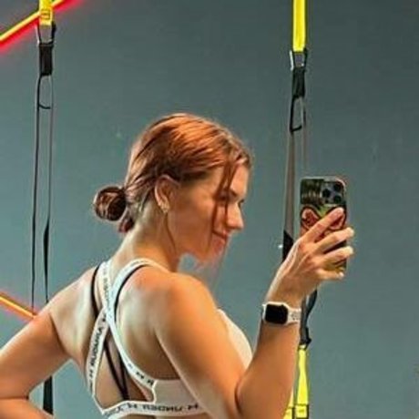 dünne blonde onlyfans erotische top fotos