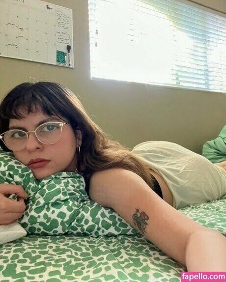 Wide Eyes xxx erwachsene foto