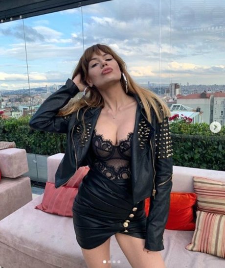 Nihal Candan xxx sexy archiv