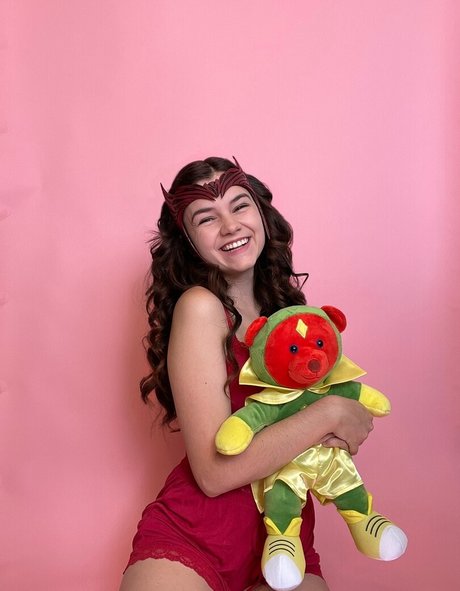 Mina Kess heiße akt bilder