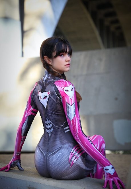 Mina Kess erwachsene akt bilder