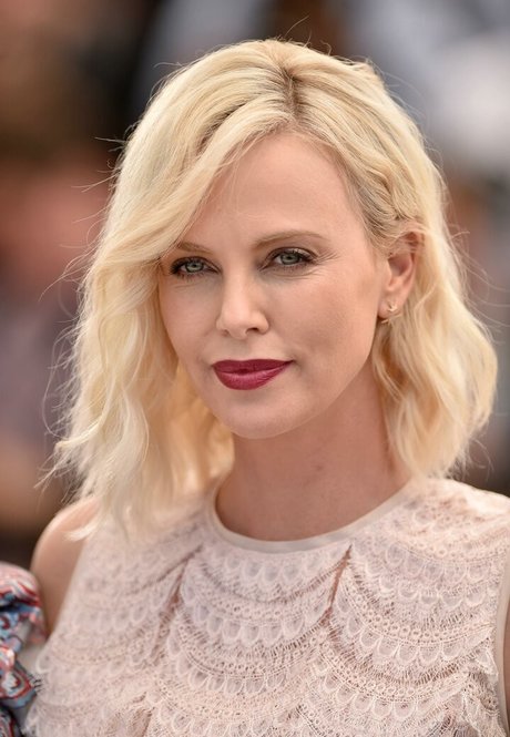 strandblondine onlyfans nackt hd foto