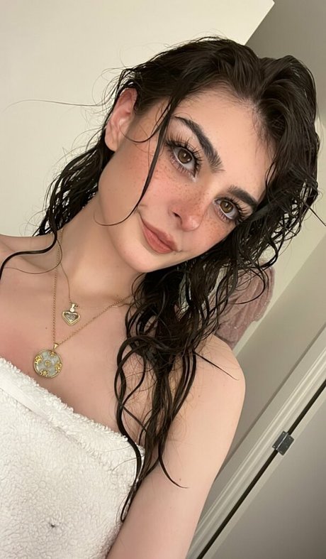 zierliche rothaarige onlyfans xxx kostenlose foto