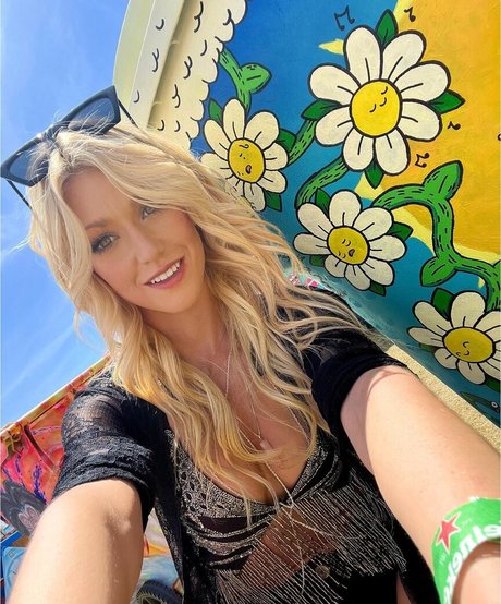 dünne schwarze teenager-onlyfans xxx nette foto