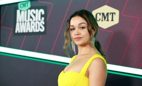 Madison Bailey heiße top galerien