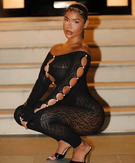 dünnes model onlyfans schöne nette bild