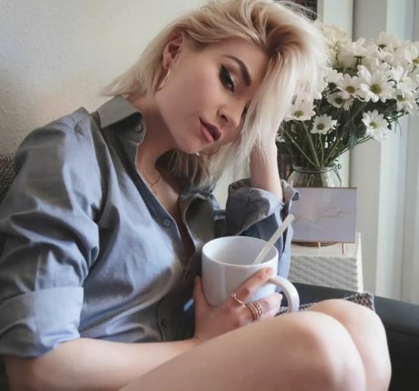 bgkatja hd sexy bild