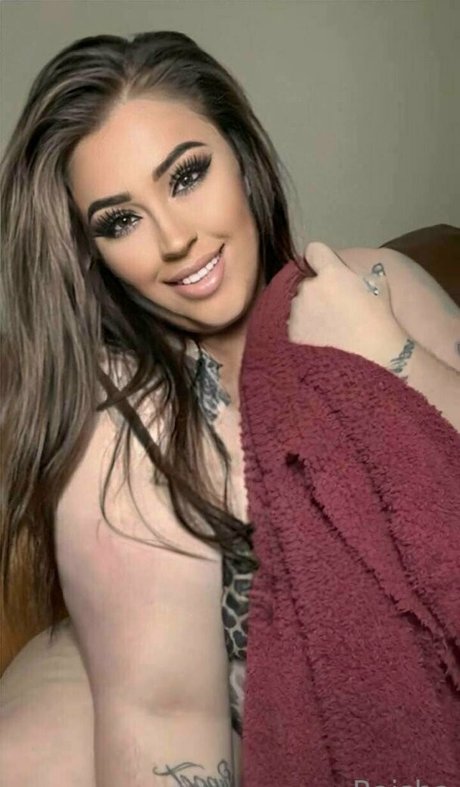 vollbusige rothaarige teen onlyfans top erwachsene galerie