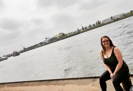 schauspielerin onlyfans porno hübsche archiv