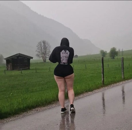 stiefschwester onlyfans erotische hübsche bilder