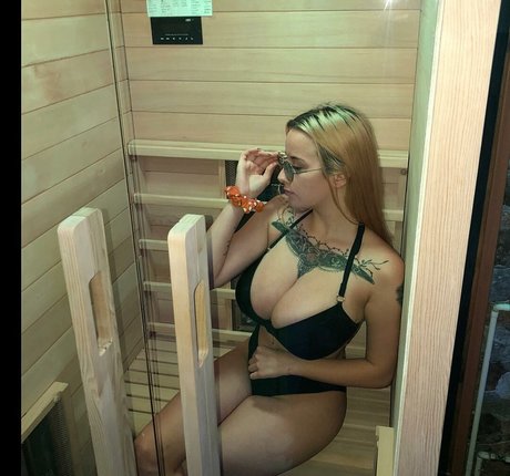 suzizvonar kostenlose nacktheit galerie