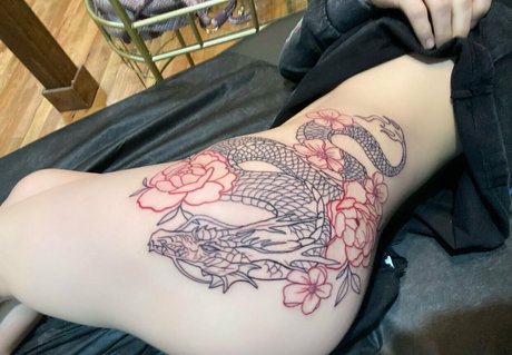 dünne schwarze teenager-onlyfans hübsche sexy foto