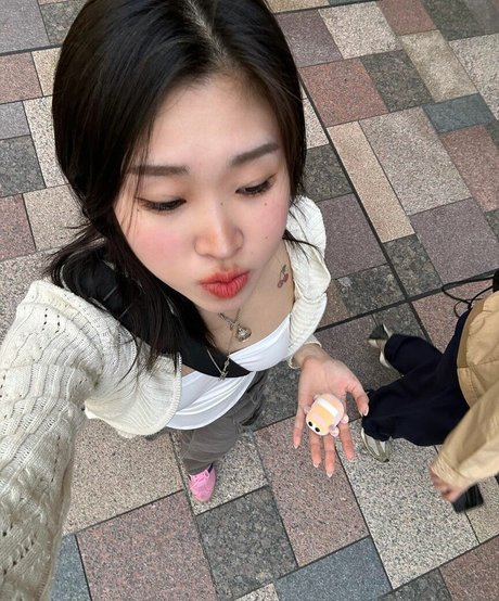 beliebte asiatische onlyfans freie schöne archiv