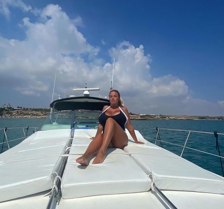 katyshka2208 nackt exklusive bild