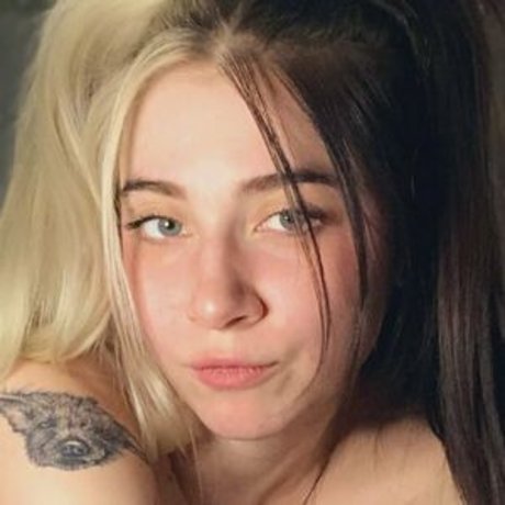 Shaynaivxx sexy heiße galerie