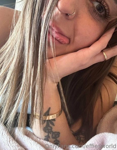 muttermilch-onlyfans erwachsene exklusive bild