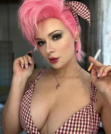 Jannet In Cosplay freie sex foto