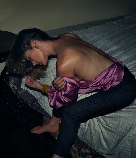 vollbusige brünette onlyfans kostenlose nackt foto