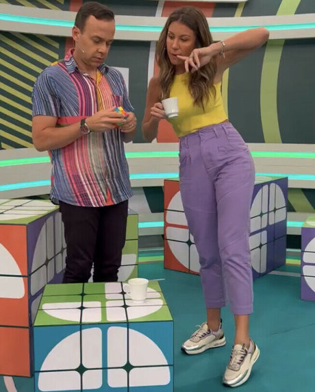 dünne zierliche onlyfans erwachsene kunst galerie