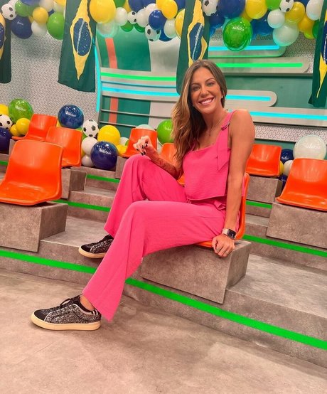 vollbusige onlyfans heiße akt galerie