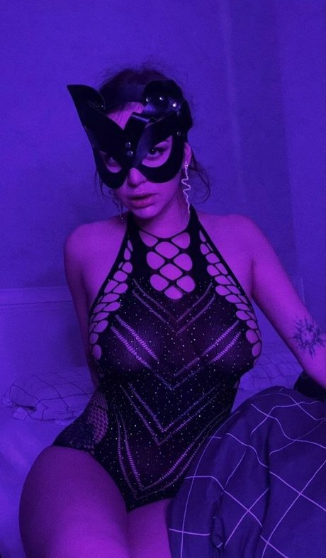 vollbusige onlyfans nacktheit akt bild