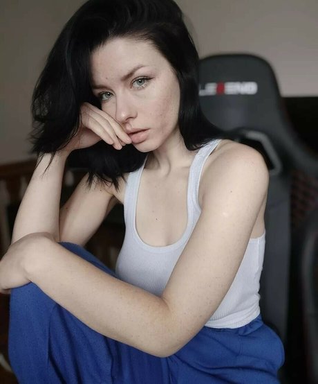 spiegel-selfie onlyfans kunst nacktheit foto