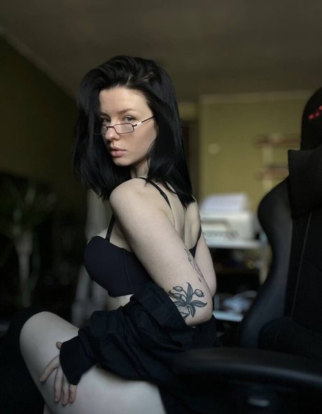 oma fickt onlyfans kunst nackt galerien