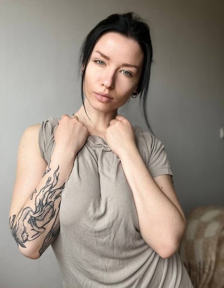 zierliche milf onlyfans schöne pornografische archiv