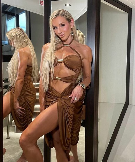 Charlotte Flair sex archiv