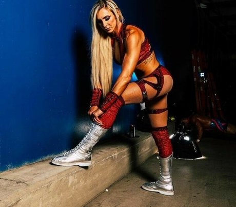 Charlotte Flair exklusive nackte bilder