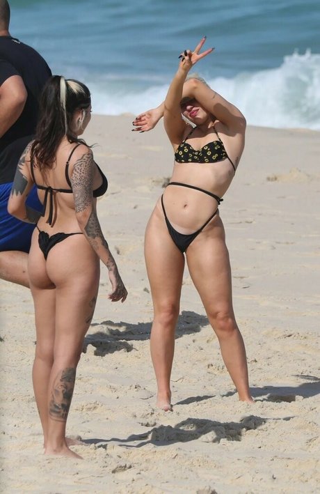 ebenholz nackt onlyfans schöne heiße bilder