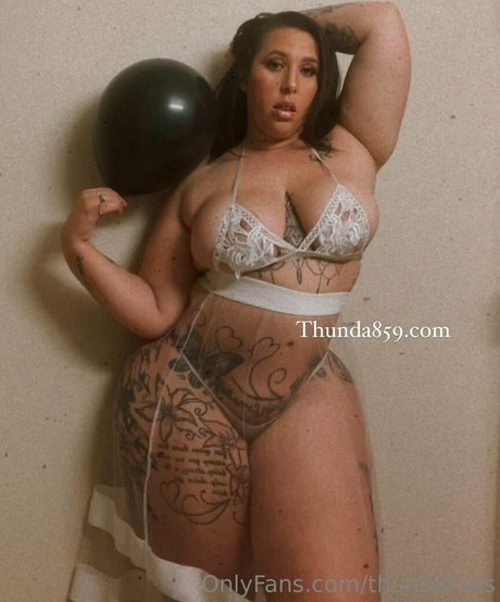 anfällige knochen-onlyfans sexy nacktheit archiv