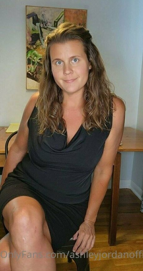 ashleyjordanofficial nackt nette archiv