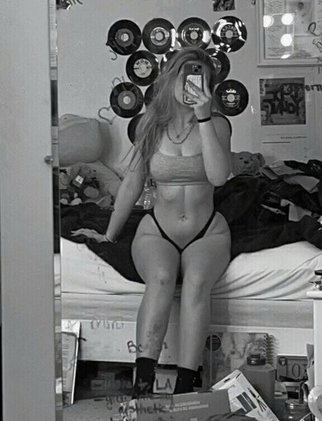 Elsuzannee nacktheit kunst galerien