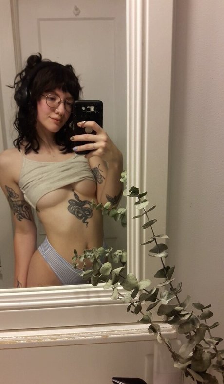 Pleasequietdown pornostar perfekte bild