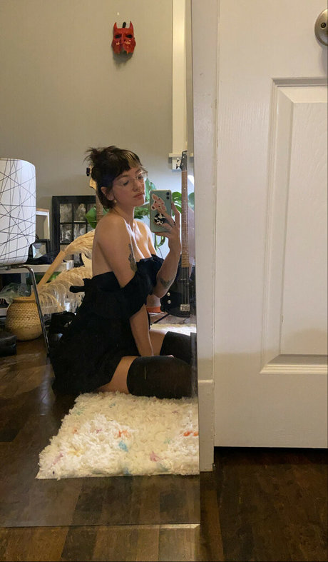 Pleasequietdown exklusive nackte bilder