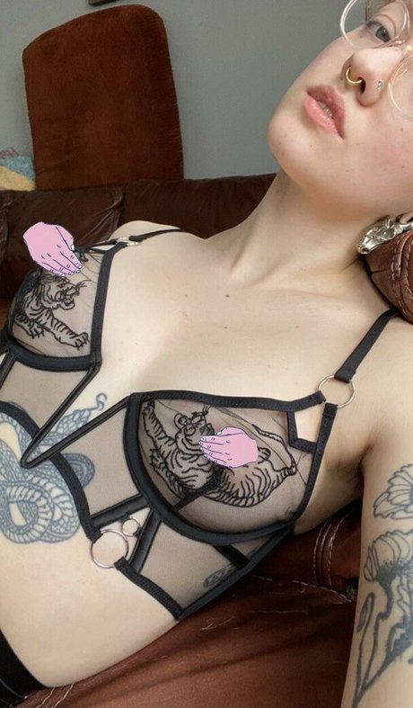 vollbusige rothaarige teen onlyfans erotische nackte galerien