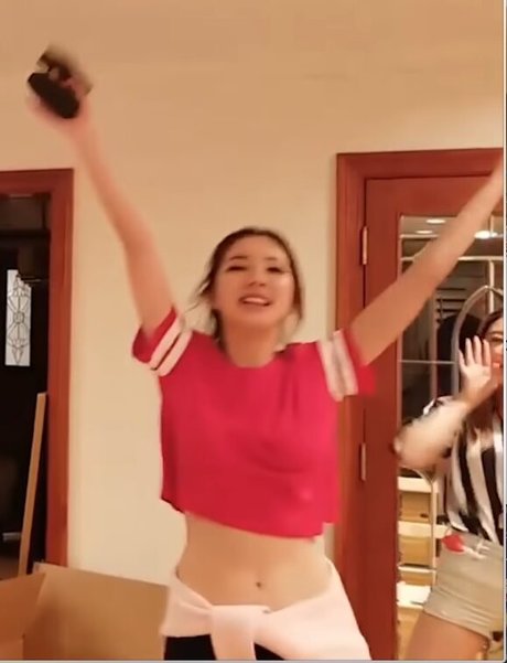 maskenbildnerin onlyfans nacktheit pornografische fotos