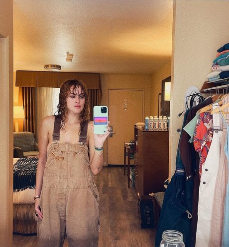 Rumer Willis hd top foto