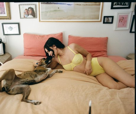 Rumer Willis kunst akt fotos